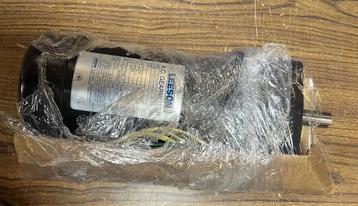 New | in-Stock LEESON 096009.00 Gearmotors | Surplus Asset Holdings #1227400