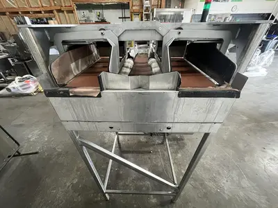 Hayley Manufacturing Diverting Conveyor System