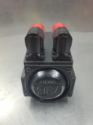 Used Allen-Bradley MPL-B320P-SJ72AA Servo Motors | Palmetto Automation #1151273