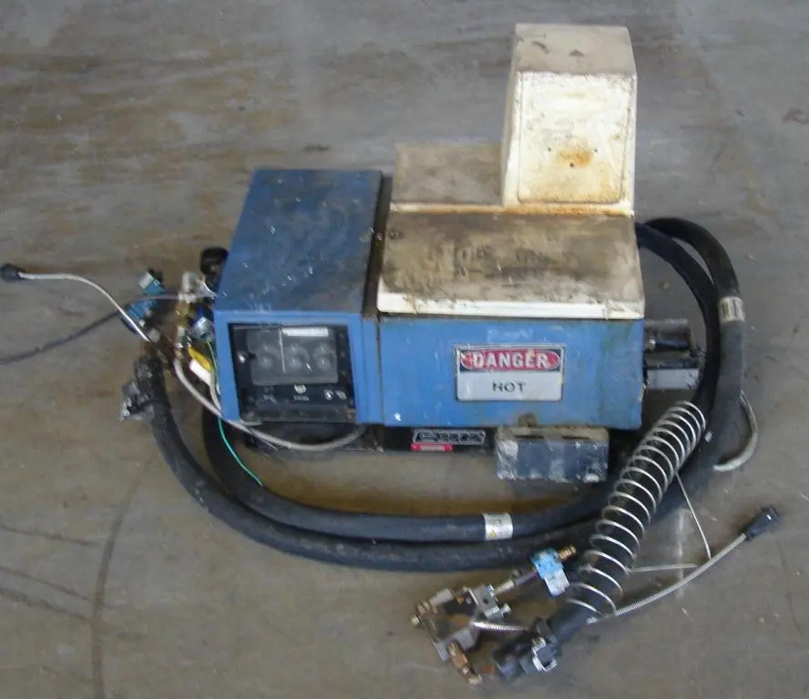 USED NORDSON 2202