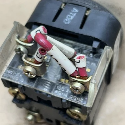 USED ALLEN BRADLEY 800T-16HR17KB6AX