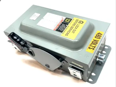 USED SQUARE D HEAVY DUTY SAFETY SWITCH 40 AMP NEMA TYPE 1 INDUSTRIAL ENCLOSURE
