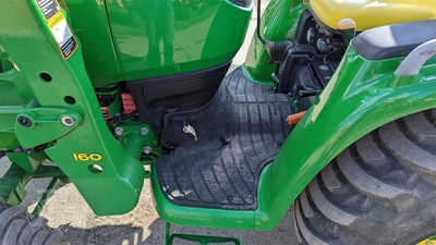USED 2015 JOHN DEERE 3033R