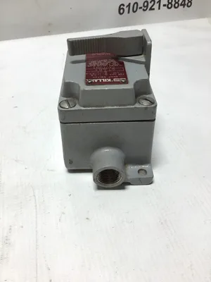 Killark Snap Switch XNS-8C 1204 240V
