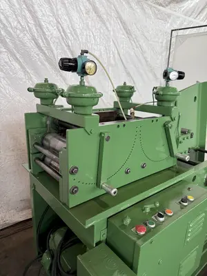 8,000 LB X 18" X .250" REGAL COIL CRADLE & STRAIGHTENER. STOCK #1226924