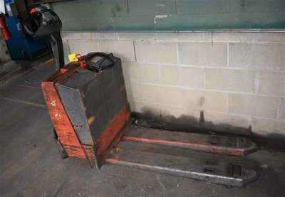 TOYOTA 7HBW23 Pallet Jacks | Mohawk Machinery (1)