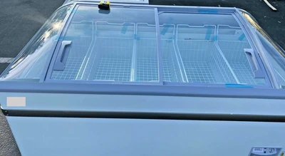 171-0002 65” Island Self Contained Chest Freezer Display Case