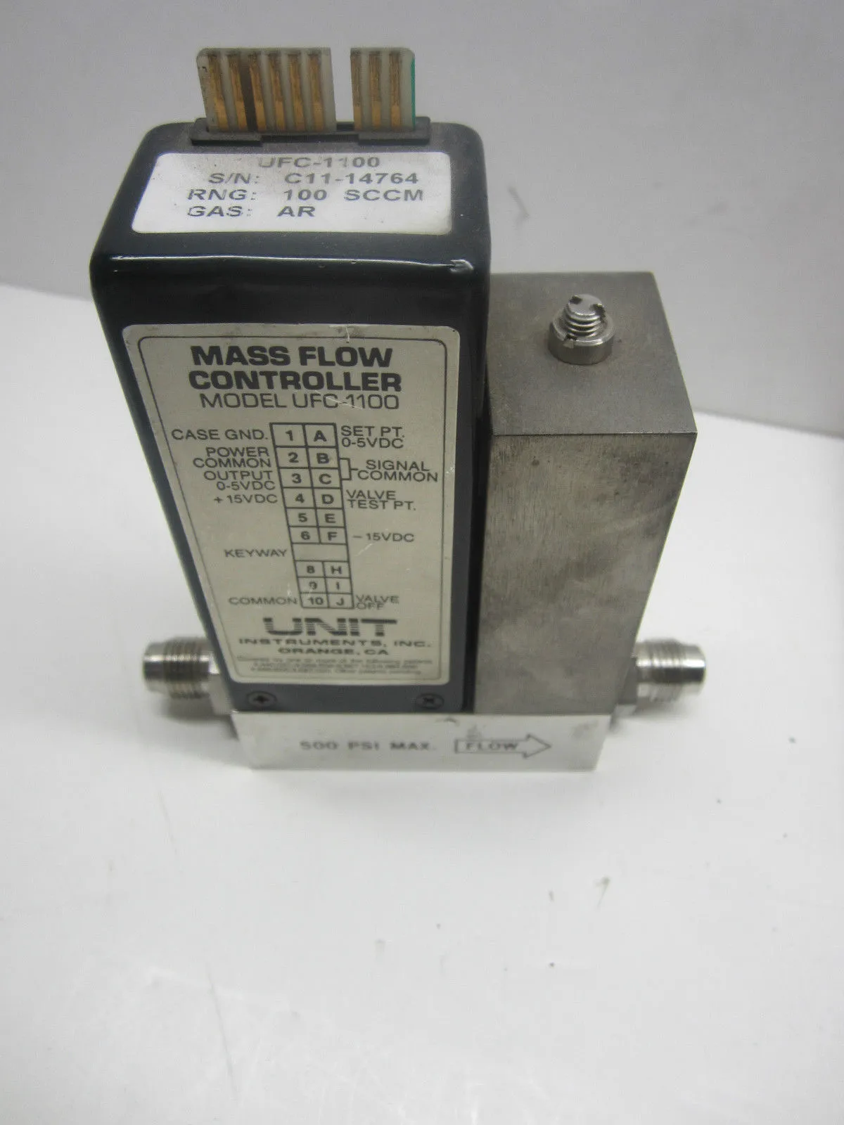 Unit Instruments UFC-1100 Mass Flow Controller 100SCCM Gas AR UFC1100