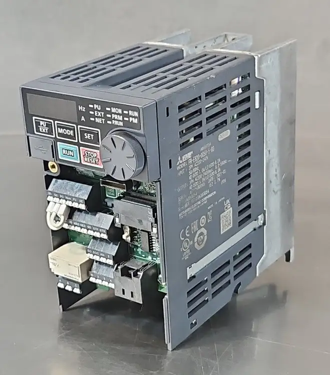 Used Mitsubishi Electric Mitsubishi FR-E820-0050-5-60 Variable Speed Drives | Palmetto Automation #1150784