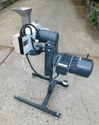 USED RETSCH HAMMERMILL SR 300