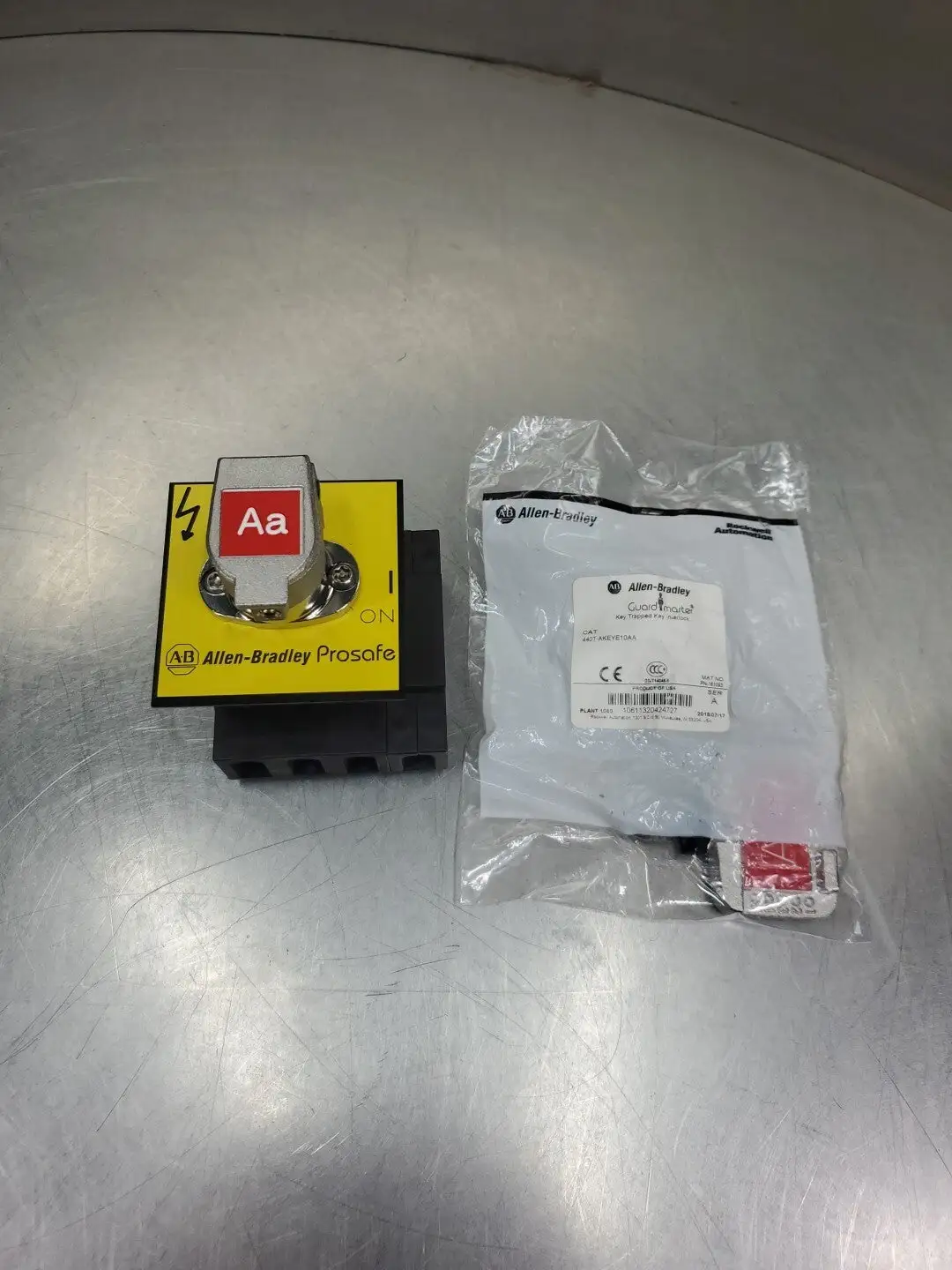USED Allen-Bradley 440T-MRPSE13AA | 440T-AKEYE10AA