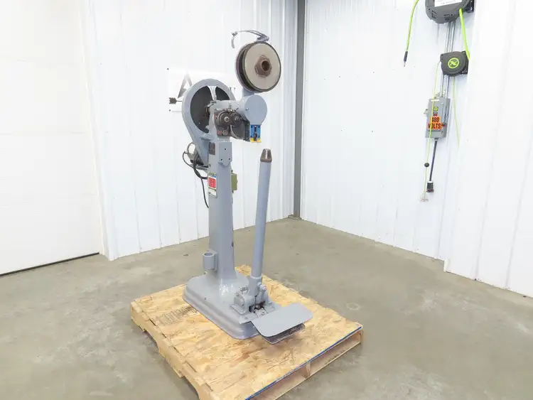 Used ACME _UNKNOWN_ Conversion Line Stitchers Indiana US | Arrow Industrial #920673