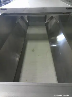 Used _UNKNOWN_ _UNKNOWN_ Bottle Feed Hopper Elevator Illinois US | Aaron Equipment #1515473