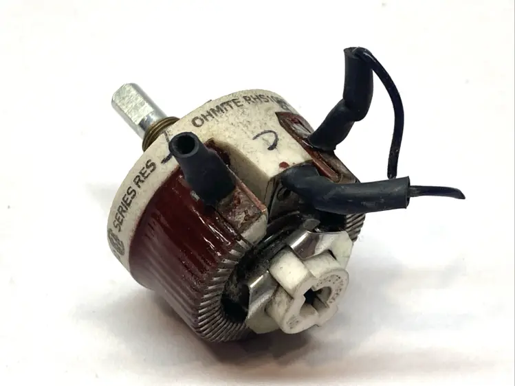Used OHMITE WIREWOUND RHEOSTAT 10 OHM 25W PANEL MOUNT 500V Potentiometers Michigan US | Maverick Industrial Sales #1089080