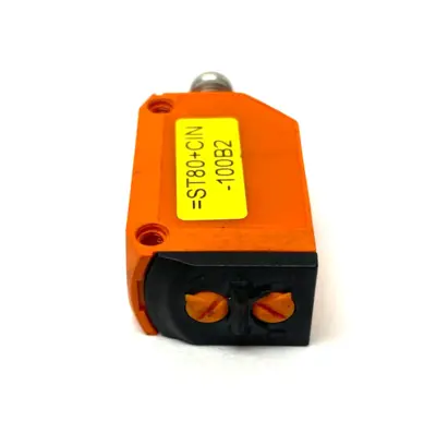 USED IFM DIFFUSE REFLECTION SENSOR W/ BACKGROUND SUPPRESSION