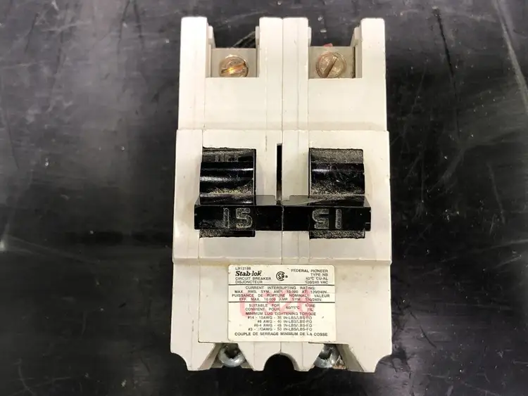 Used FEDERAL PIONEER NB215 Switchgears British Columbia CA | Lenmark #243578