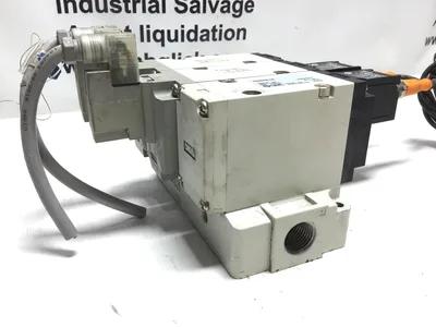 SMC XAW4016 Valve Bank Max Press 0.7MPa & Omron D4N-9B31 Limit Switch Type 4X