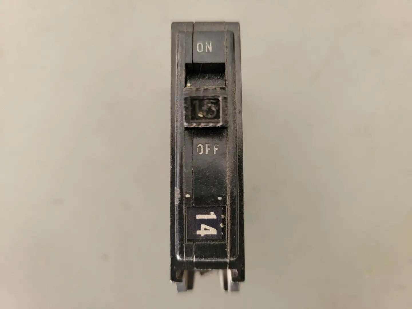15 Amp, 1 Pole, 120/240 volts Circuit Breaker