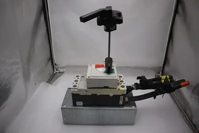 ALLEN BRADLEY 140UL6D3D30/ 140U-L6D3-D30 MOLDED CASE CIRCUIT BREAKER STOCK 709-A