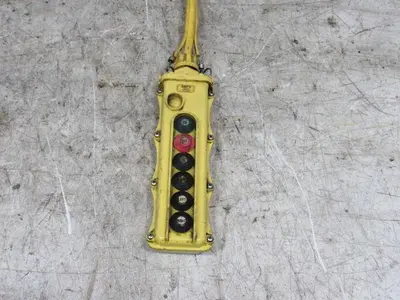 P & H 1/2 Ton Electric Chain Hoist 1000 lb 12' Lift 460V W/7' Pendant