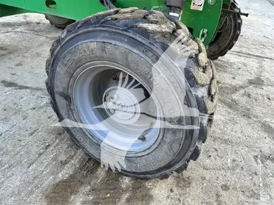 USED 2015 GENIE S40