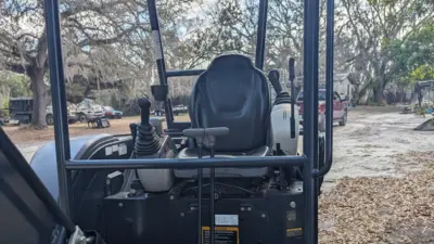USED 2022 Deere 26G