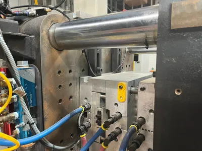 1999 CINCINNATI ROBOSHOT 165I-252 Injection Molding Horizontal/Vertical | Machinery Network (6)