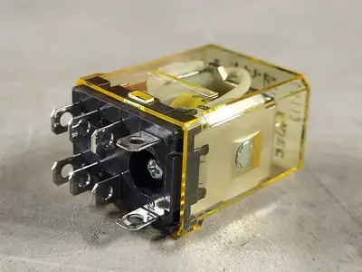 NEW IDEC RH2B-U