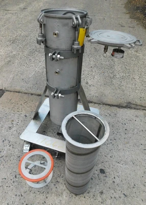 USED RONNINGEN PETTER BASKET FILTER 6" X 24"