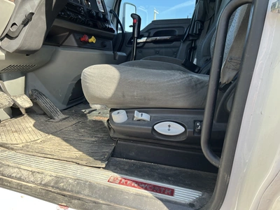 Used 2019 KENWORTH T680 WITH A 14.9L L6 DIESEL ENGINE. Conventional trucks Michigan US | Miedema Asset Management Group #1340423