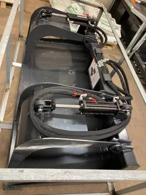 WOLVERINE Grapple Bucket 2025