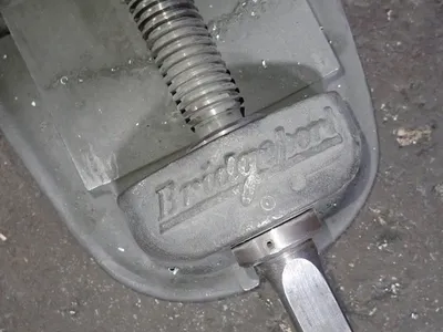 Bridgeport 6" Vise