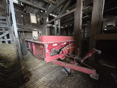 NEW HOLLAND 165 Manure Spreaders | Iron Listing (38)