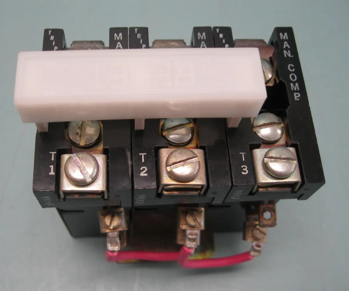 Allen-Bradley 40186-832-01 Starter Accessory NEW E17