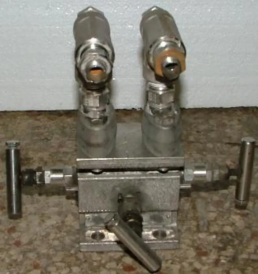 QTY. 1. ANDERSON GREENWOOD INSTRUMENT MANIFOLD TYP...