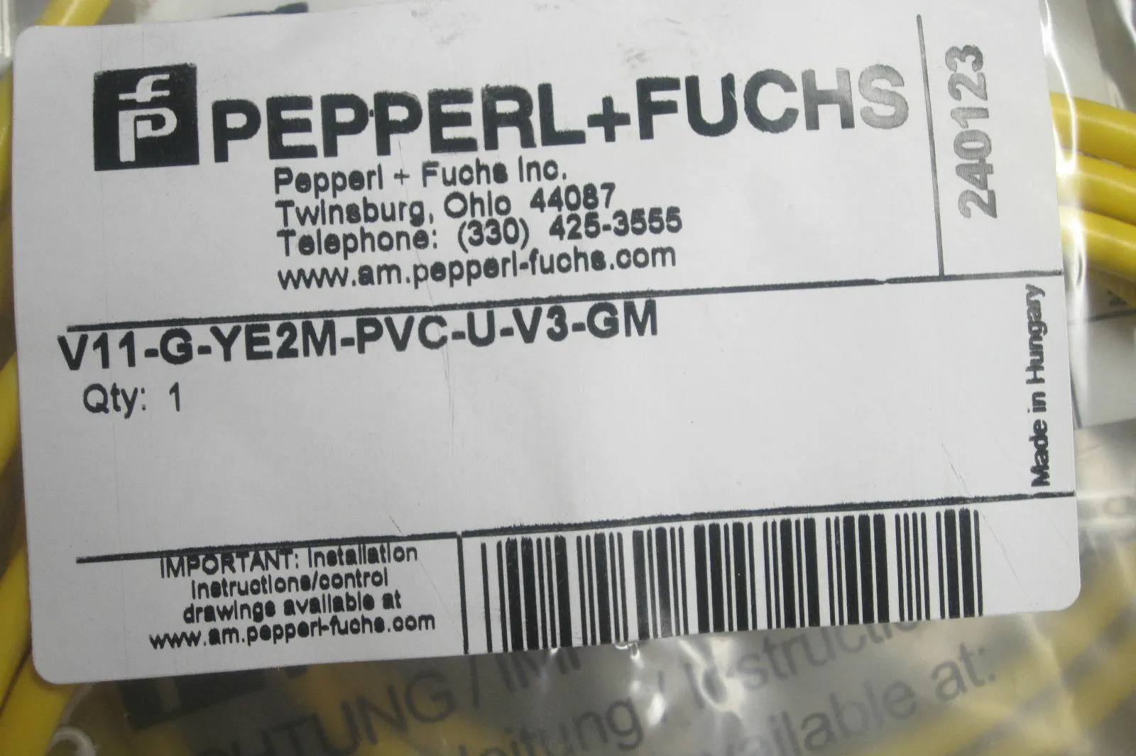 2 NEW PEPPERL FUCHS V11-G-YE2M-PVC-U-V3-GM CABLE/CONNECTOR V11GYE2MPVCUV3GM