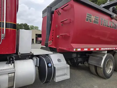 USED 2013 PETERBILT 365