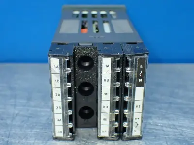 USED EUROTHERM 2216E/NS/VH/R1/FH/RF/2YM/ENG/EUO523