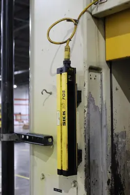 1999 KOMATSU L2M300-3BM Stamping Press | Levy Recovery Group (21)