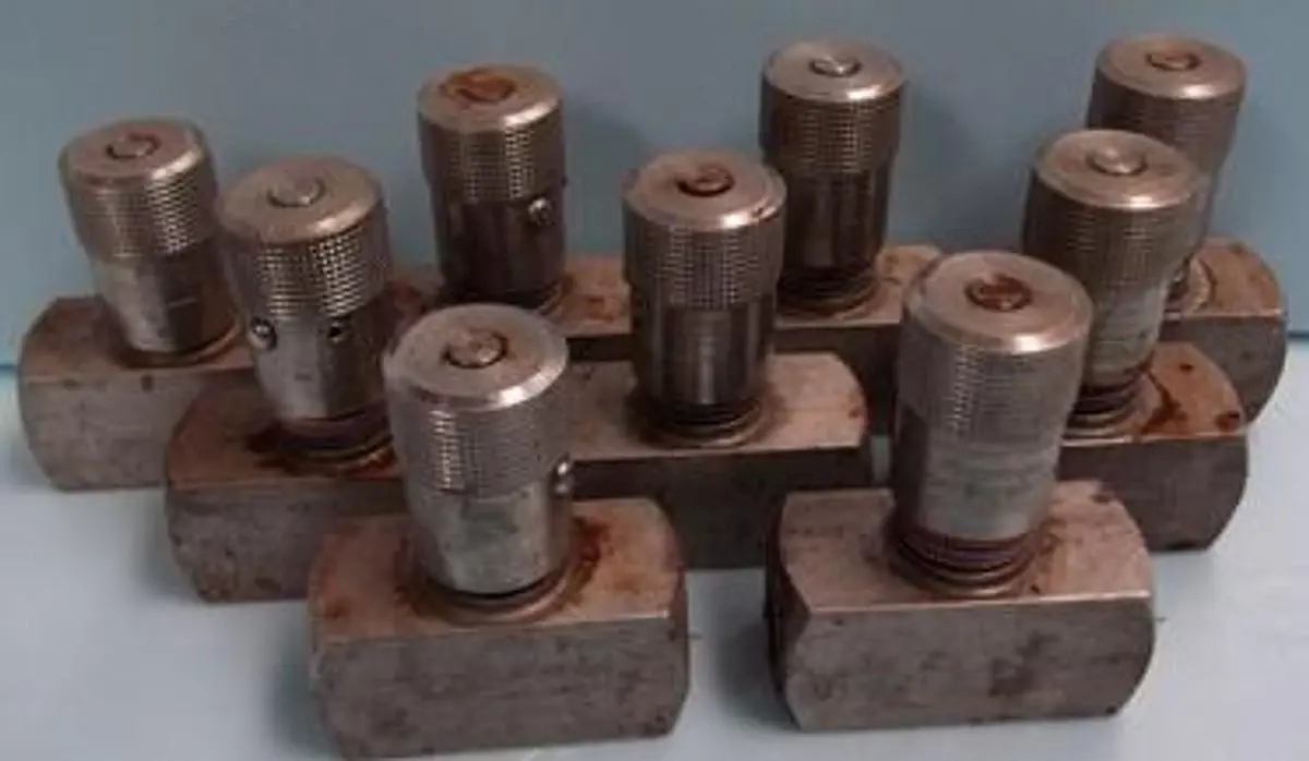 QTY. 9. PARKER INLINE GENERAL PURPOSE NEEDLE VALVE...