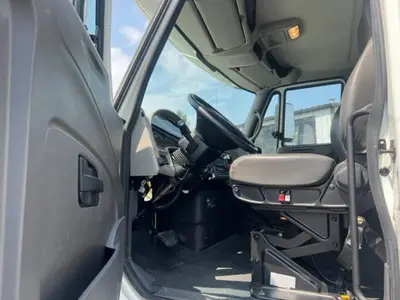 Used 2009 INTERNATIONAL 7500 Bucket (boom) trucks Washington US | Puget Sound Truck Sales #1541005