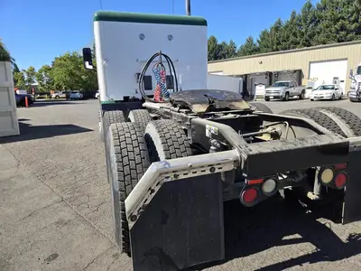 USED 2015 PETERBILT 579