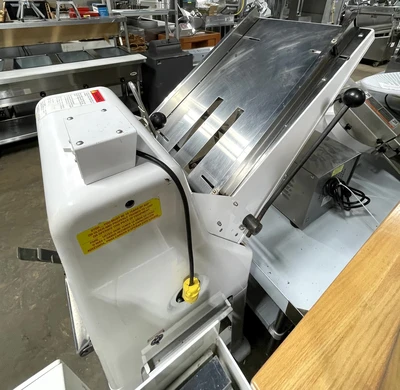 72-0417 Oliver 797-32 5/8" Bread Slicer