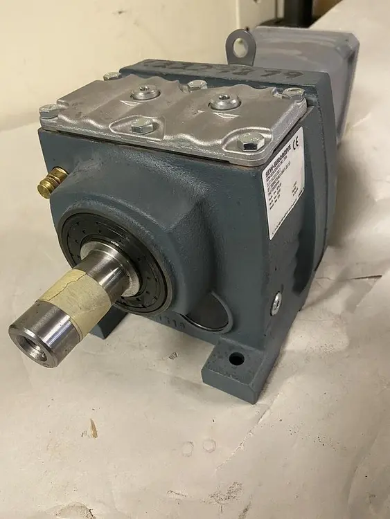 Used SEW-EURODRIVE R37-AQH100/3 Speed Reducers | Surplus Asset Holdings #1205429
