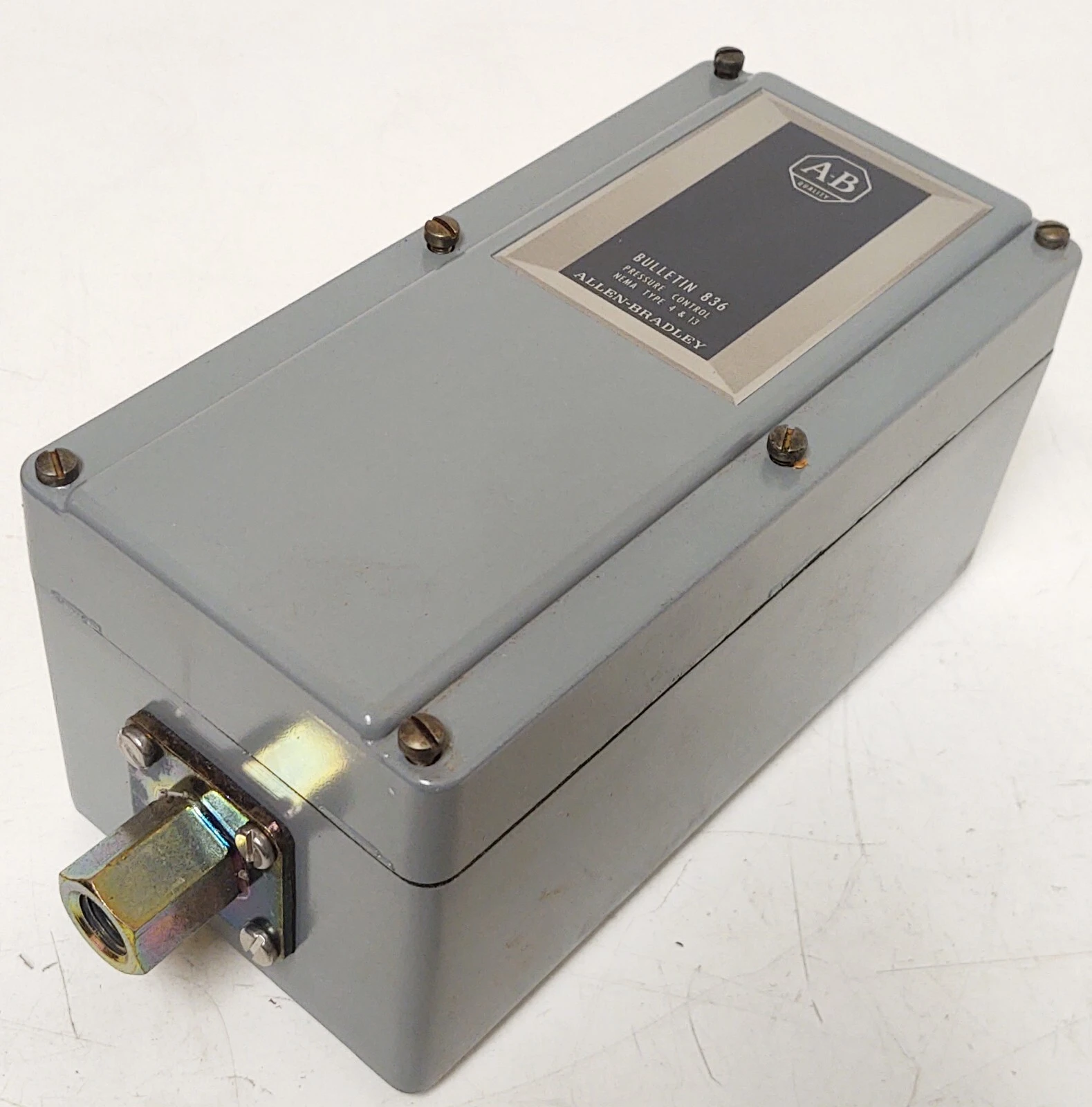 NEW Allen-Bradley 836-C2J