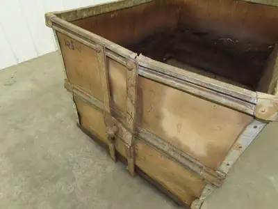 Used INSULFAB PLASTICS _UNKNOWN_ Bins Indiana US | Arrow Industrial #1368090