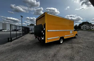 USED 2018 VOLVO VNL64730