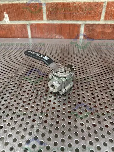 Used SVF -F. C. I. R86666ATSE COMPRESSION BALL VALVE W/ 1/4" THREADED FITTING 1500PSI Valves/Fittings California US | Equipment Lab #485717