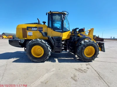 USED 2019 Komatsu WA320-8