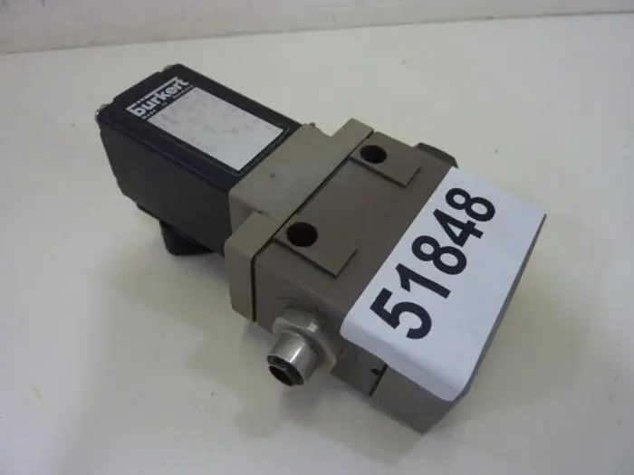 Used BURKERT EASY FLUID CONTROL SYS 125925E Valves/Fittings Michigan US | Ideal Machinery #574566